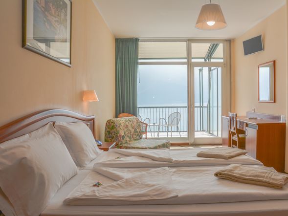 Vierbettzimmer mit Seeblick