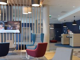 2 Tage mit Frühstück im Holiday Inn Express Wiesbaden