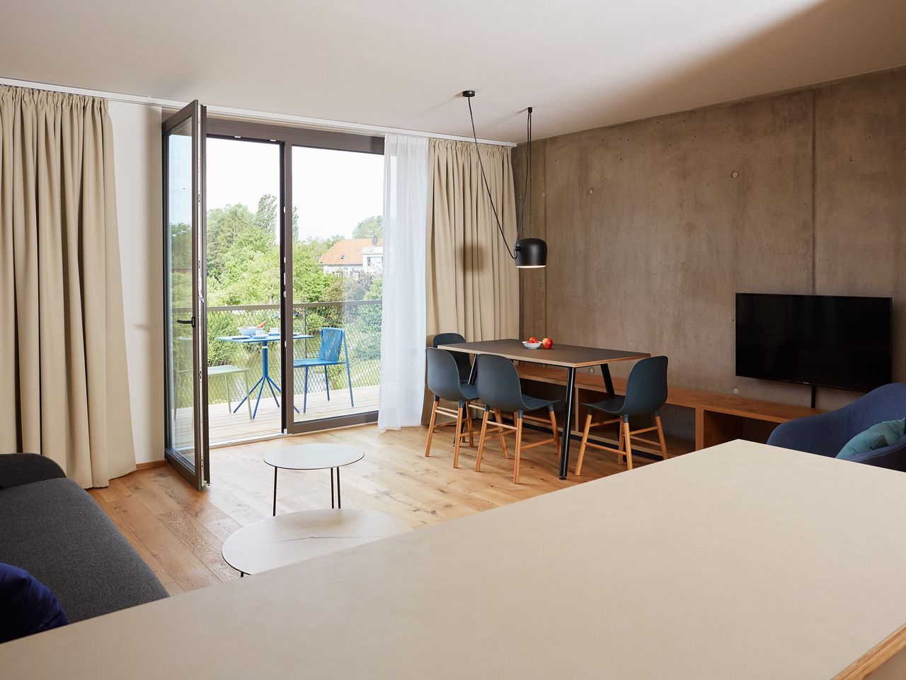 Apartment STORCHENNEST mit Balkon, Flussblick, 2 Schafzimmer für max. 4 Erwachsene und 2 Kinder