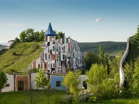3 Tage Thermenurlaub im größten bewohnbaren Gesamtkunstwerk Österreichs inkl. Eintritt