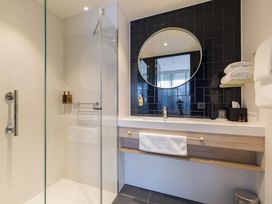 2 Tage Kurzurlaub mit Frühstück im Staybridge Suites the Hague - Parliament