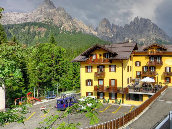 Traumhafter Winterurlaub mit Halbpension - 4 Tage in San Martino di Castrozza, Trentino-Südtirol inkl. Halbpension