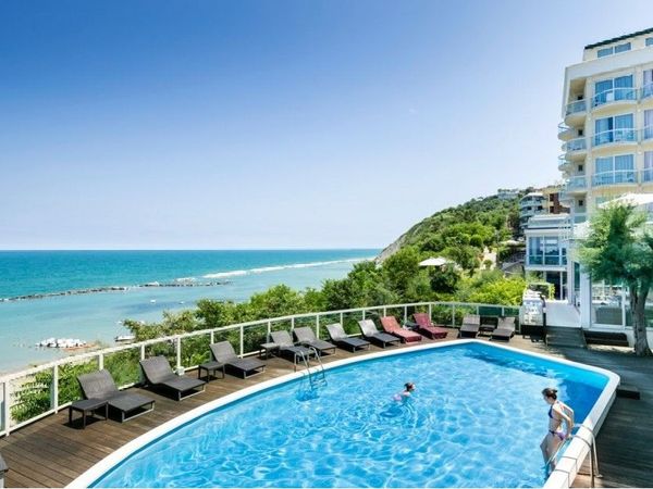 3 Tage Erholung, Strand & italienisches Lebensgefühl Hotel Sans Souci in Vallugola di Gabicce Mare, Marken inkl. Halbpension