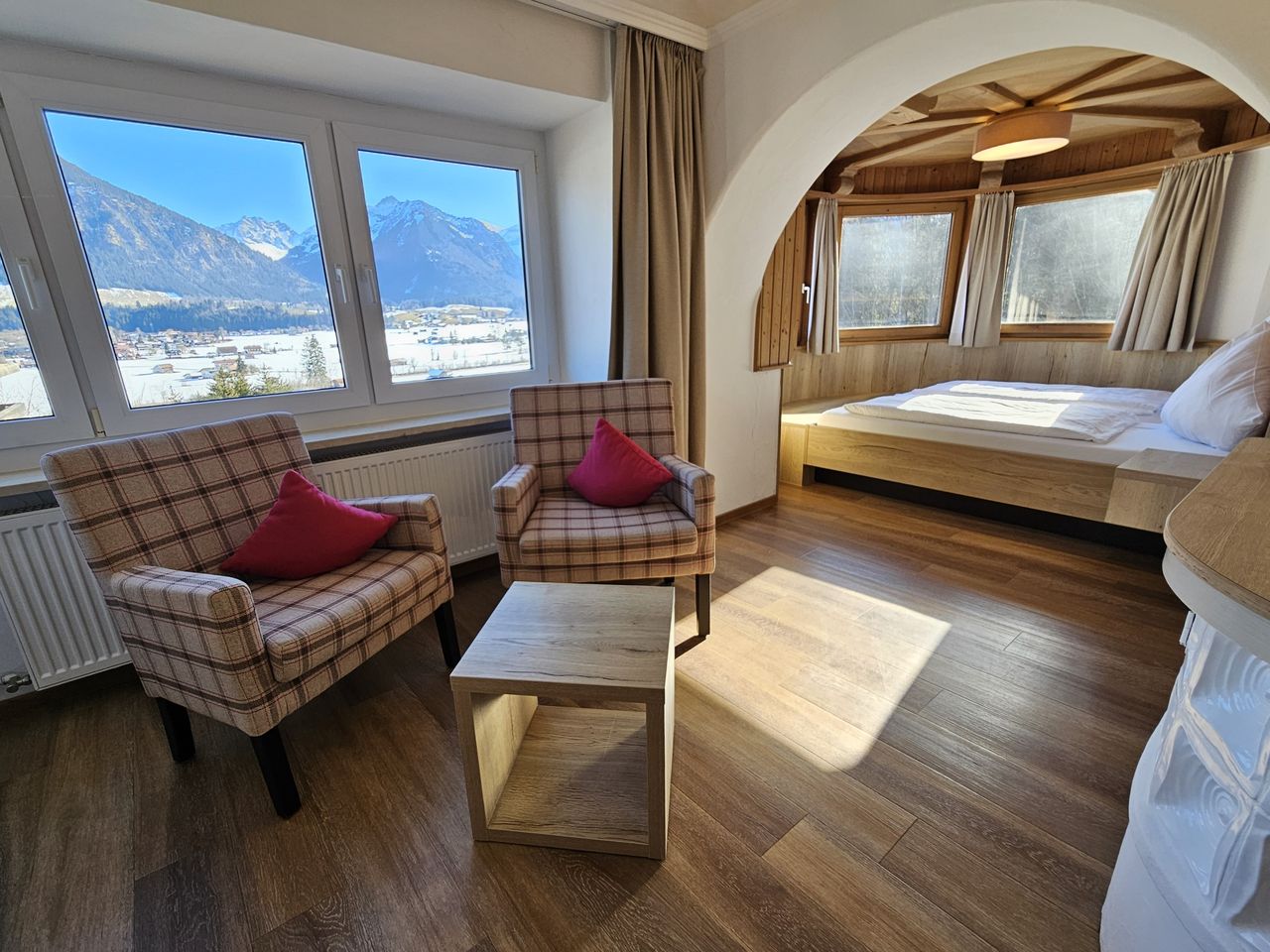 Apartment mit rundem Doppelbett