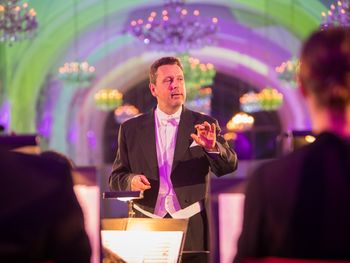 Schloss Schönbrunn Konzert mit Hotel in Wien