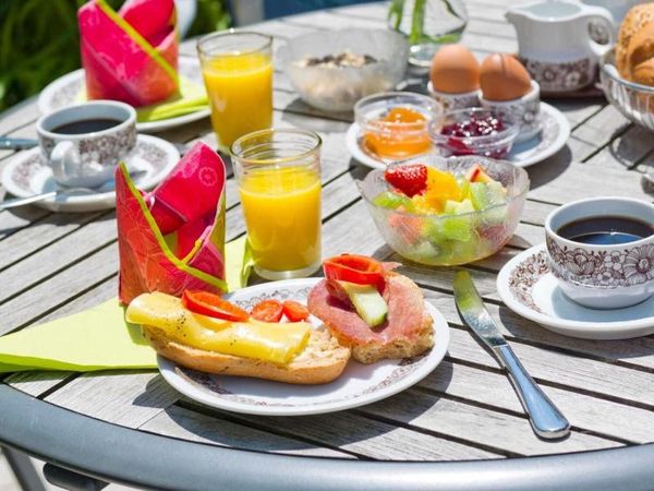 2 Tage Erholung im Vitalhotel Vier Jahreszeiten mit Frühstück in Bad Füssing, Bayern inkl. Frühstück
