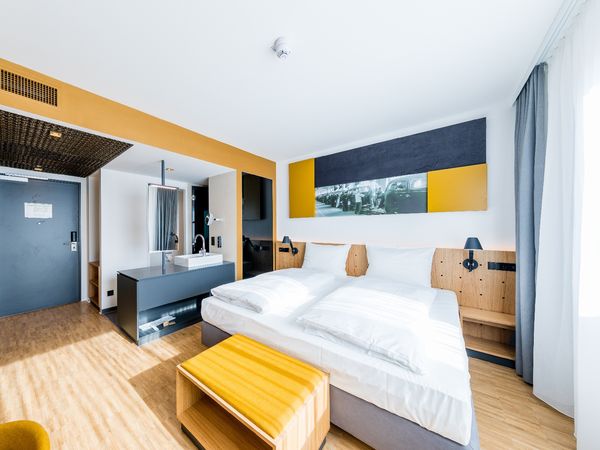 Sightseeing in Rüsselsheim und Frankfurt Nur Übernachtung