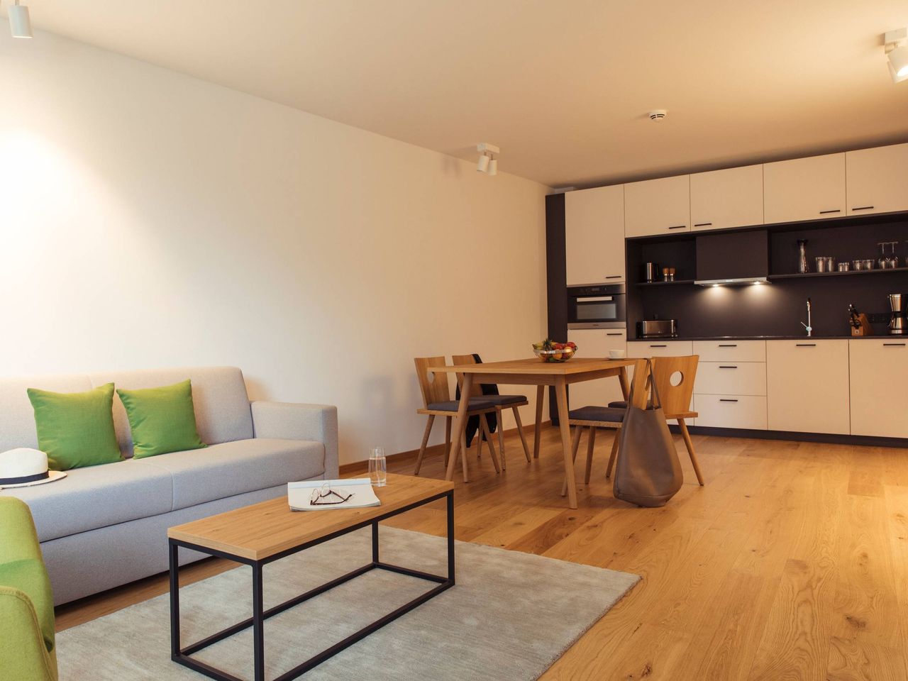 Supreme Apartment (4 Schlafzimmer) mit Balkon