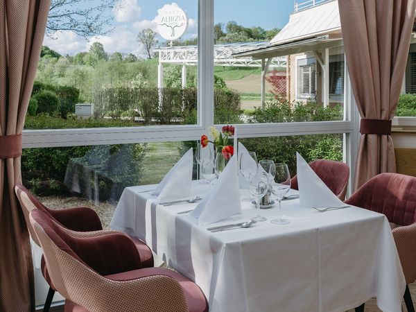 Silvester mit Galadinner & Live-Musik im Burgenland in Jennersdorf Halbpension