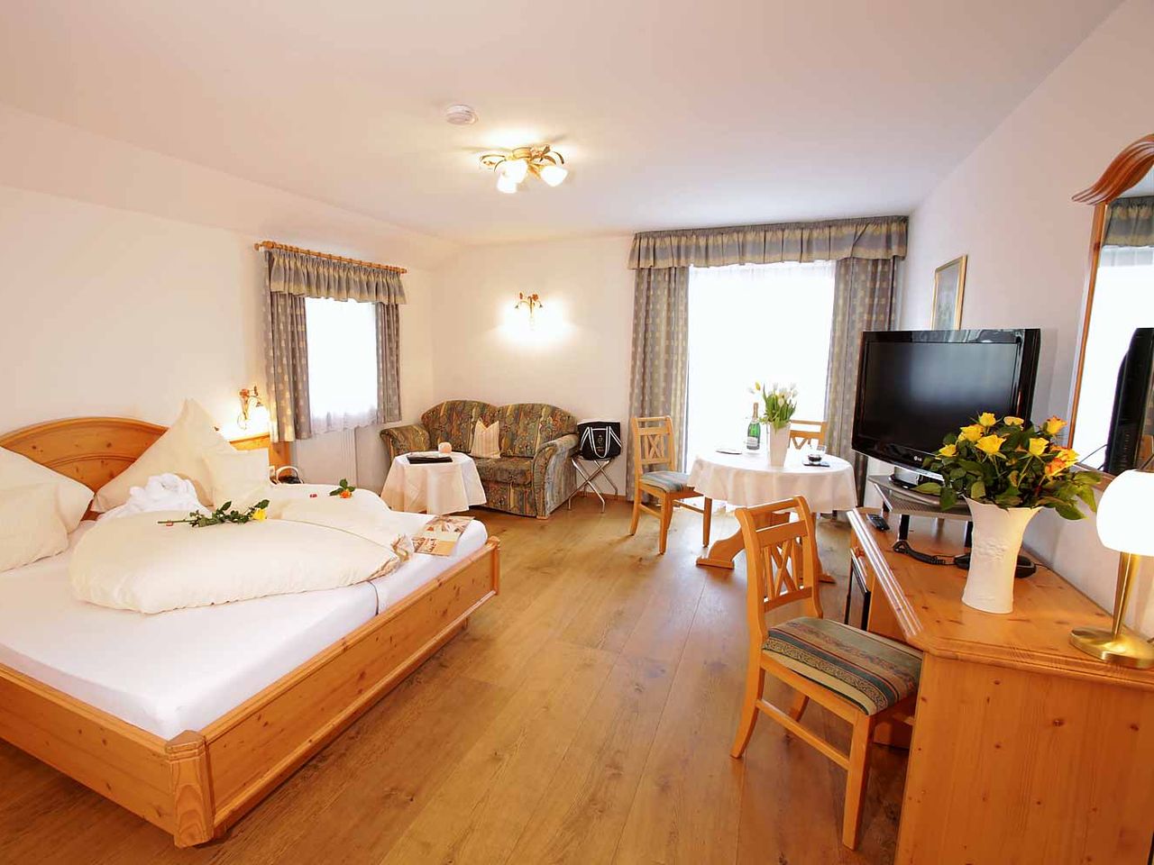 Großes Exklusiv-Doppelzimmer mit Balkon