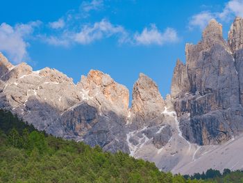 Ein Sommer wie gemalt – 8 Tage Moena entdecken und im Panoramapool entspannen