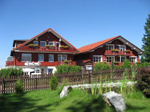 Weihnachts-Spezial 4 Tage im 4 Sterne Wellnesshotel im Harz in Braunlage-Hohegeiß, Niedersachsen inkl. Frühstück