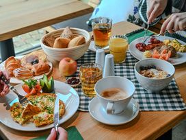 Sommer in Kronberg im Taunus inkl. Abendessen und Spätabreise (1)