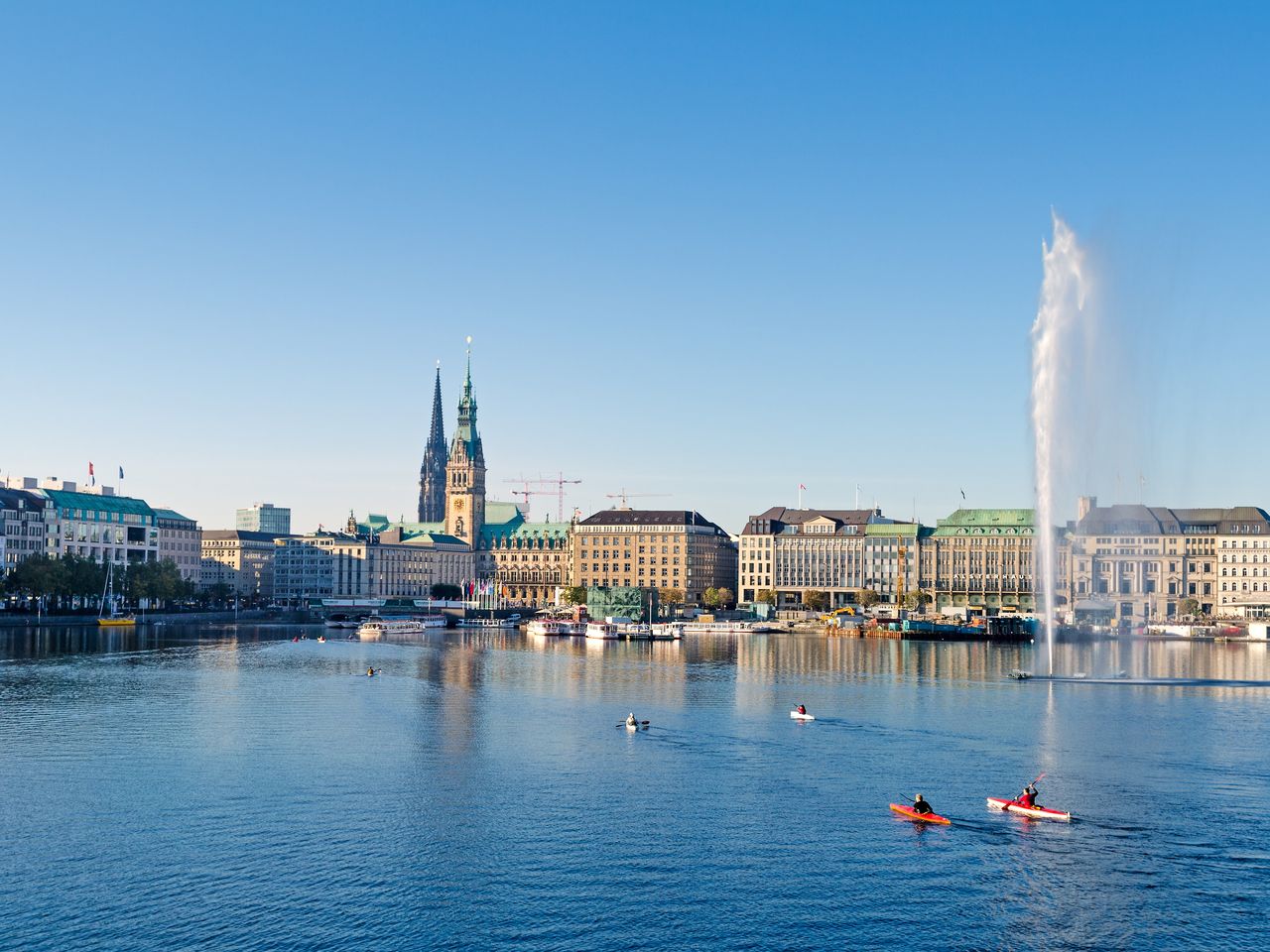 OBERAFFENGEIL! Ein Trip durch die 80er & 90er mit Hotel