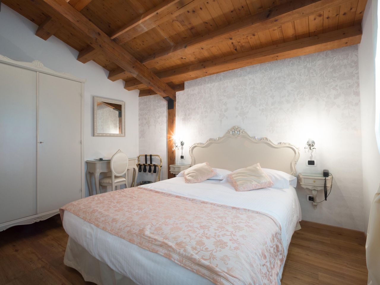 Romantisch Venedig mit Gondelfahrt im Deluxe Zimmer