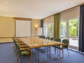 2 Tage Kurzurlaub mit Frühstück im Holiday Inn Express Cologne - Troisdorf