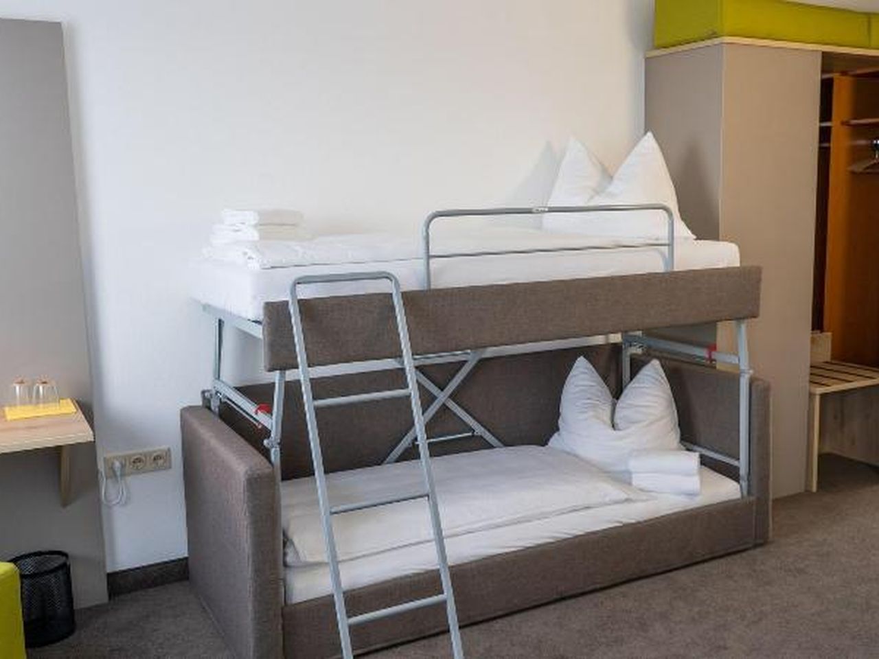 Highway-Hotel