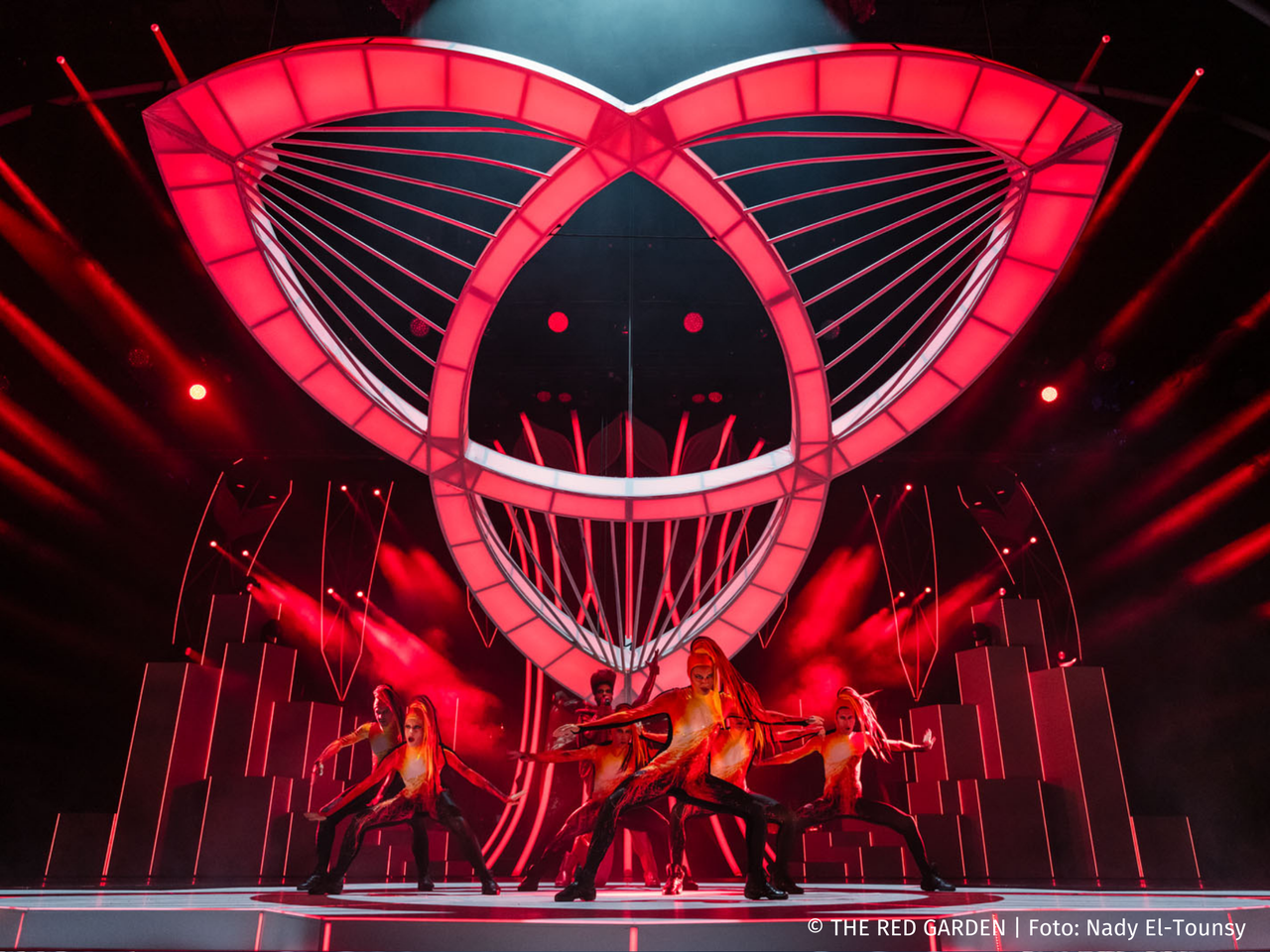 FALLING IN LOVE Friedrichstadt-Palast mit Ticket und Hotel