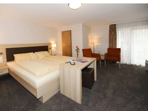 7 Tage Urlaub mit Frühstück im Hellers Twenty Four Ii - Hellers Twenty Four Ii in Friedrichshafen