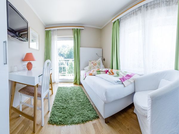 Erholsame Auszeit im Steirischen Hügelland - 9 Tage in Bad Gleichenberg Frühstück