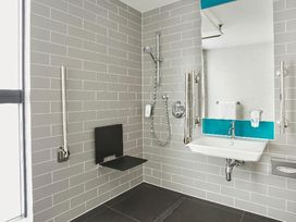 2 Tage mit Frühstück im Holiday Inn Express Wiesbaden