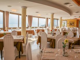 4 Tage Gardasee-Auszeit in Limone mit mediterranem Flair und Seeblick ⭐