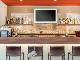 2 Tage Kurzurlaub mit Frühstück im Hotel ibis Friedrichshafen Airport Messe