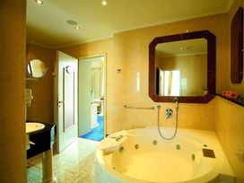 9 Tage Entspannung im Grand Hotel an der Lahn