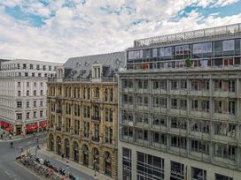 9 Tage zentral in der Hauptstadt verbringen
