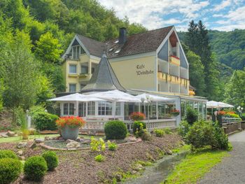 Eifel-Idylle und Schwanen Gastlichkeit