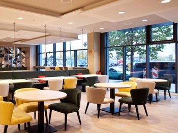 2 Tage Kurzurlaub mit Frühstück im Hampton by Hilton Munich Airport South