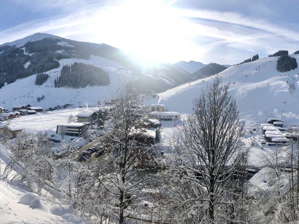 say hello. to the happYellow. 8 Tage in Saalbach, Salzburg inkl. Frühstück