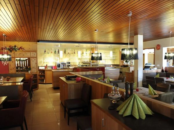 7 Tage Urlaub mit Frühstück im Hellers Twenty Four Ii - Hellers Twenty Four Ii in Friedrichshafen