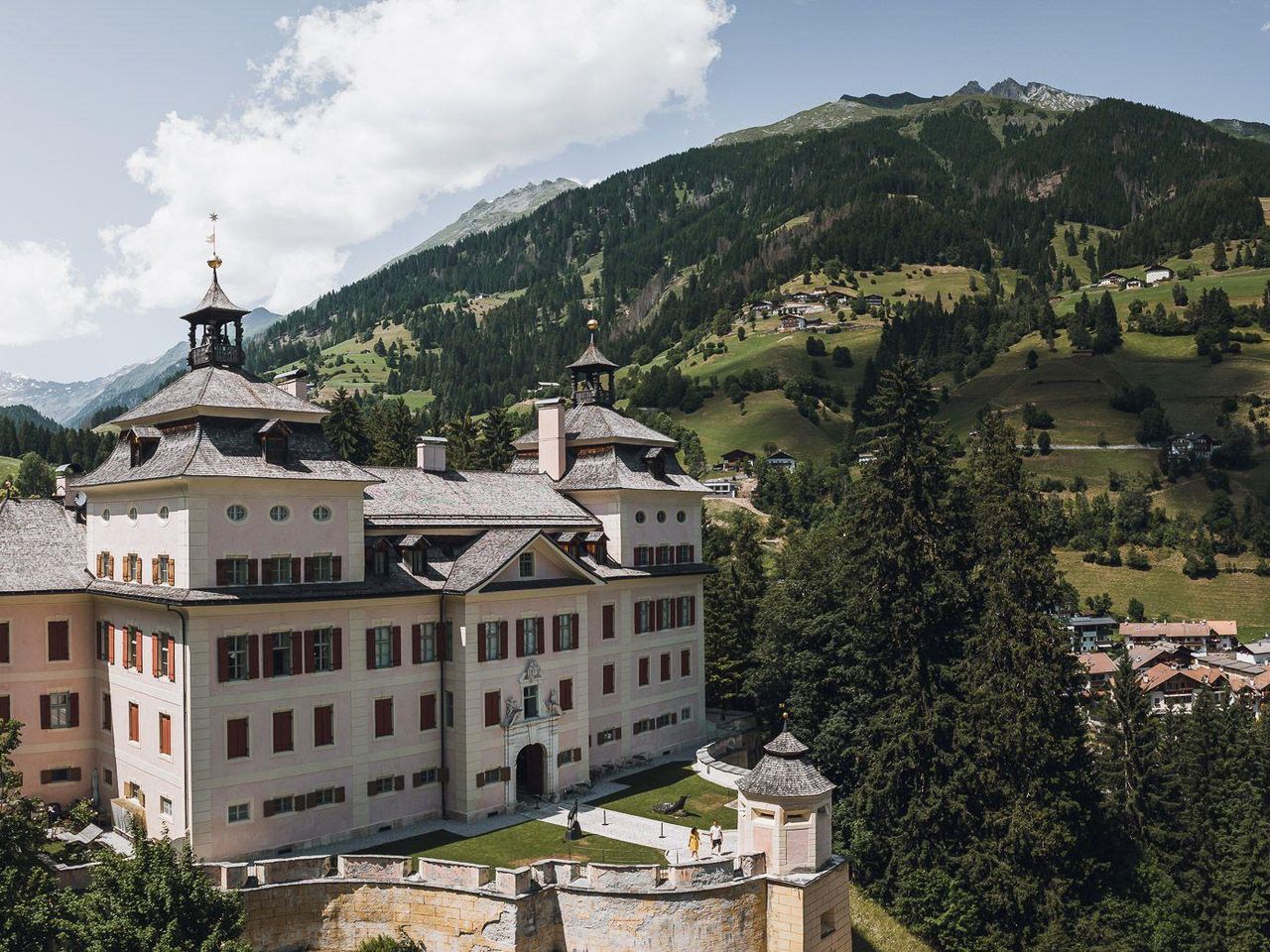 Südtiroler Bergidylle im Hotel Almarett erleben