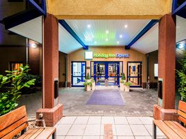 2 Tage Kurzurlaub mit Frühstück im Holiday Inn Express Cologne - Troisdorf