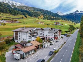 6 Tage umgeben von majestätischen Bergen