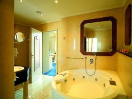 9 Tage Entspannung im Grand Hotel an der Lahn