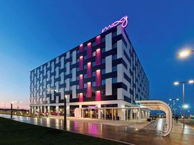 2 Tage Kurzurlaub mit Frühstück im MOXY Vienna Airport