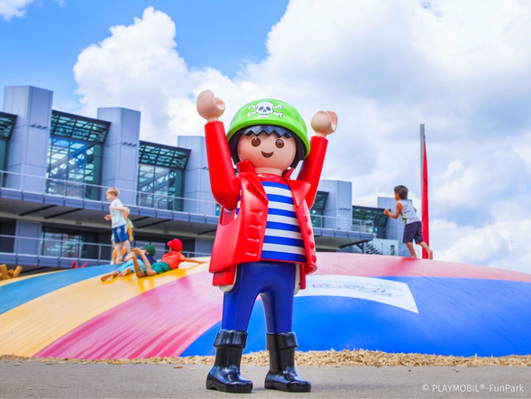 PLAYMOBIL®-FunPark mit Hotel und Eintritt