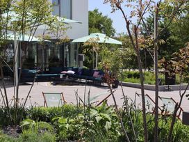 Shopping-Getaway: 2 Tage zwischen HerzoBase & Outlets