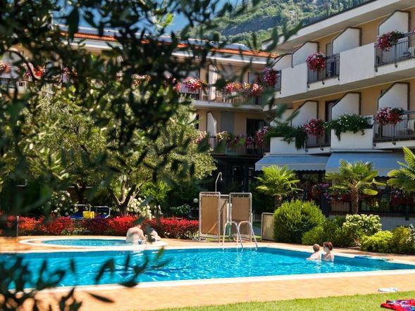 Aktivurlaub und Erholung für 5 Nächte in Torbole am Gardasee ⭐
