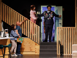 Der 50 Dollar Diktator mit Ticket und Hotel