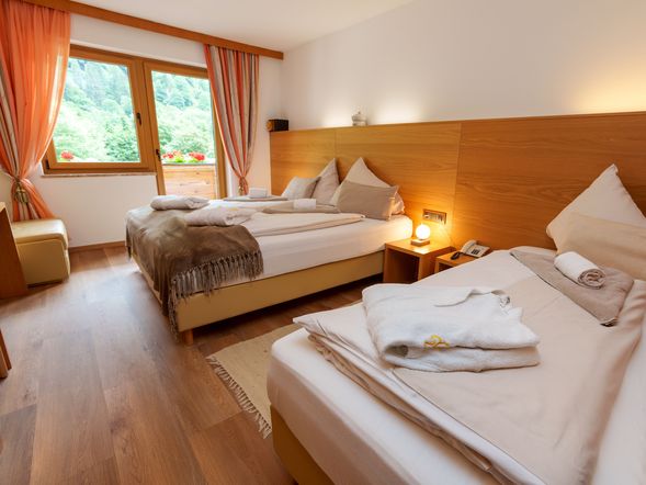 DRBT Dreibettzimmer Maiskogel mit Terrasse
