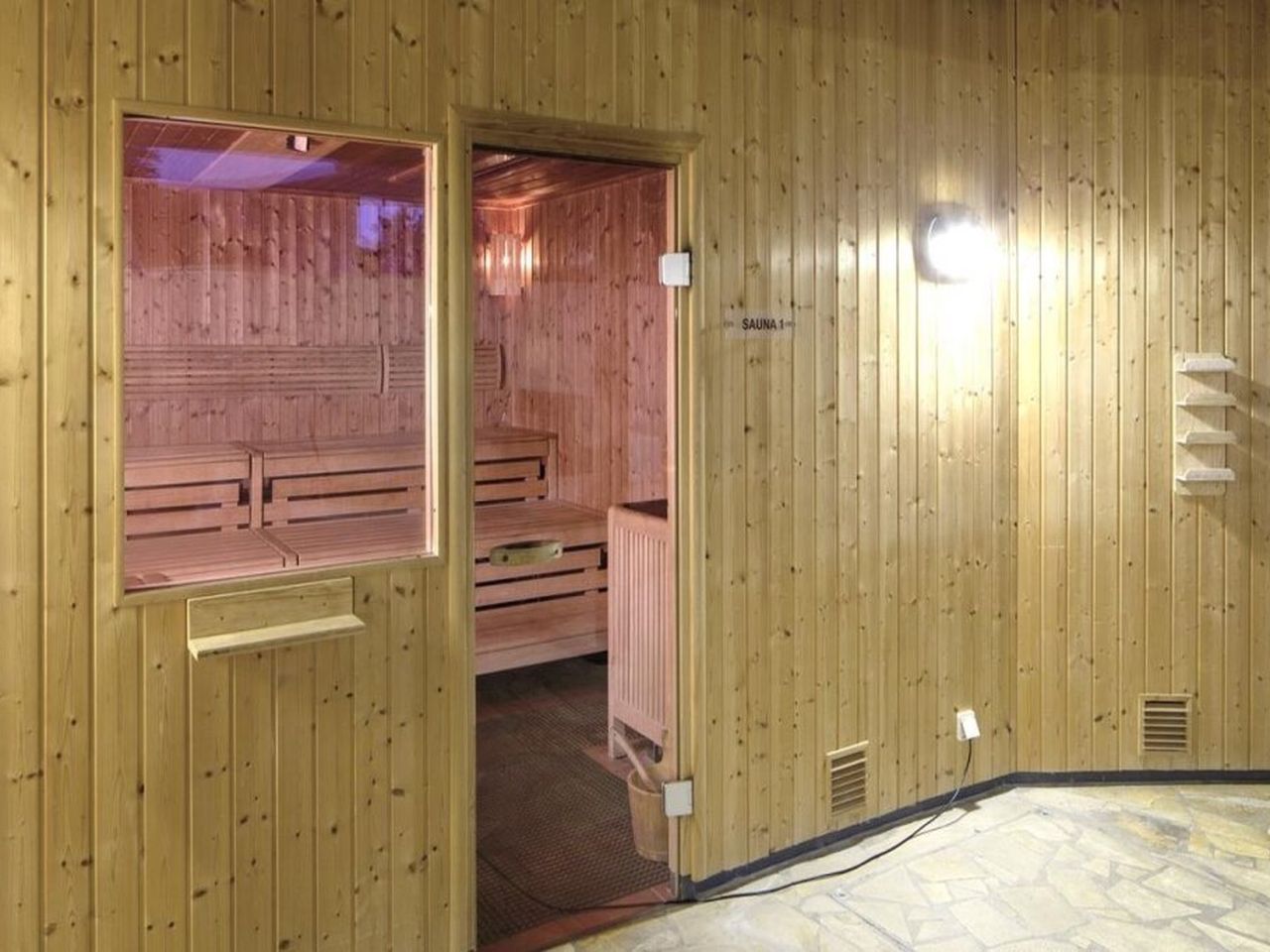 Auszeit 8 Tage mit Frühstück im Eventhotel Pyramide