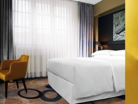 2 Tage im eleganten Sheraton Hannover Pelikan Hotel