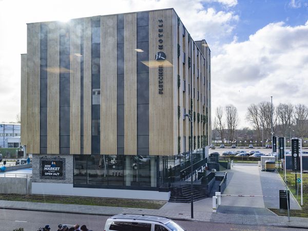 3 Tage außergewöhnlich nächtigen direkt am Flughafen Fletcher Hotel Restaurant Wings-Rotterdam, Südholland (Zuid-Holland) inkl. Halbpension