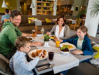 Familien-Skiurlaub inkl. Skipass im Allgäu I 5 Nächte