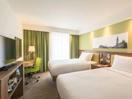 2 Tage im Hampton By Hilton Hamburg mit Frühstück