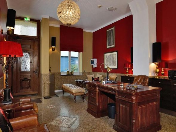 Domstern Hotel