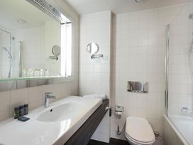 9 Tage im Holiday Inn Berlin City-West 